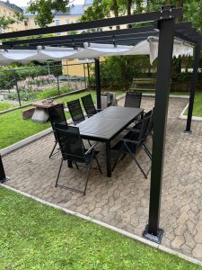 Njut av vår fina pergola